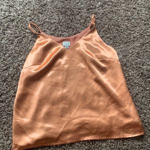 Cute metallic orange top 🍊